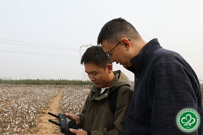 5与中国农业大学相关团队开展无人机调查表型性状合作xiu.jpg